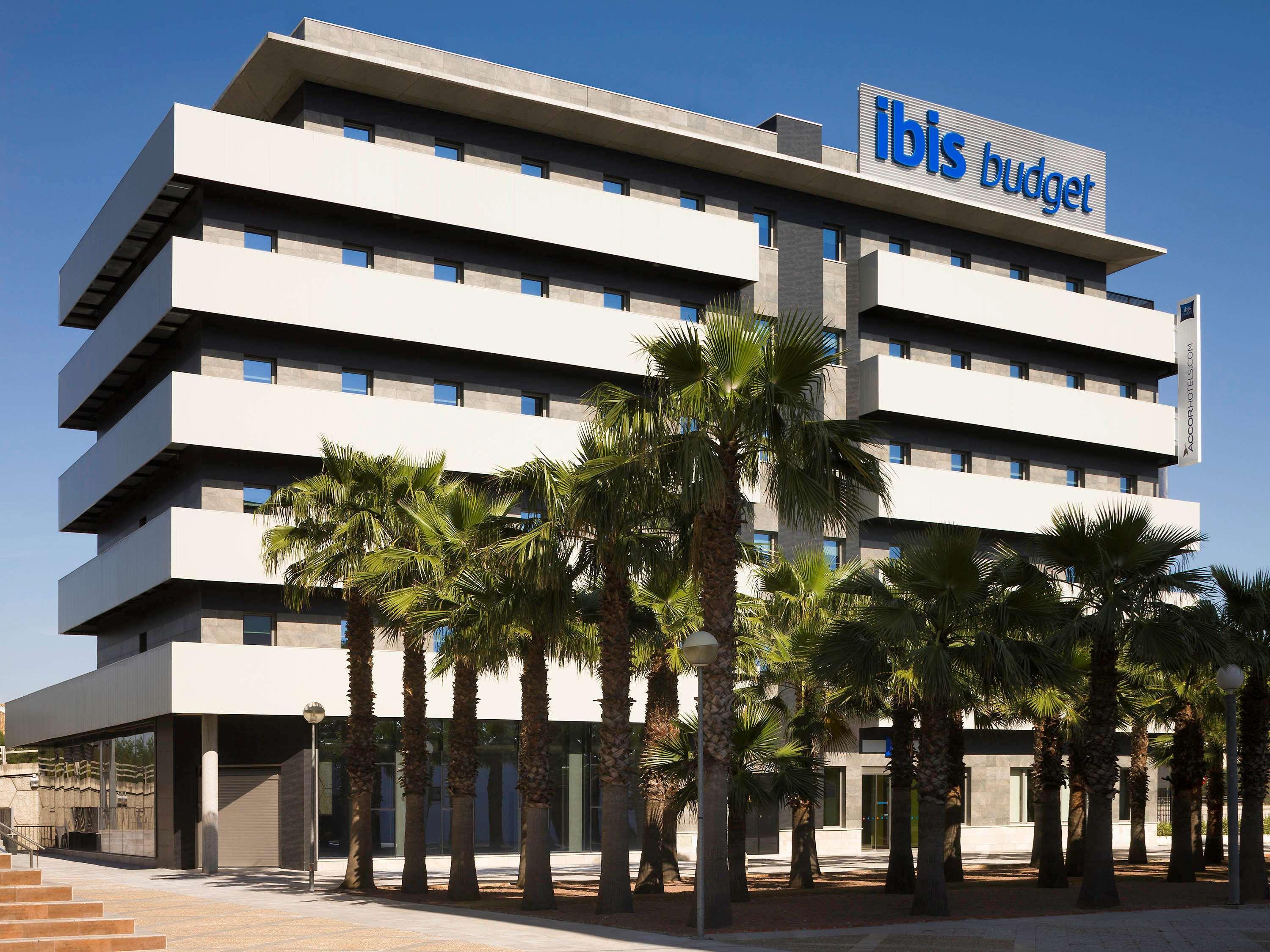 Ibis Budget Sevilla Aeropuerto Esterno foto