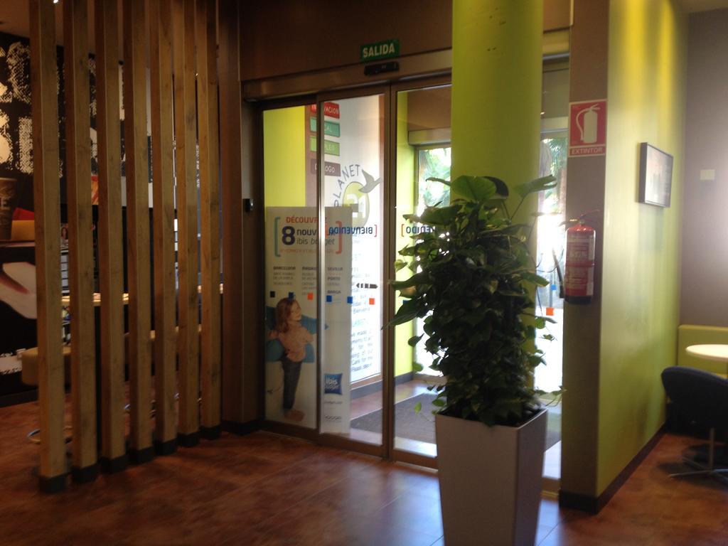 Ibis Budget Sevilla Aeropuerto Esterno foto