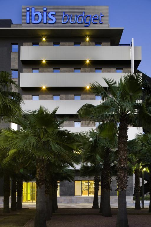 Ibis Budget Sevilla Aeropuerto Esterno foto