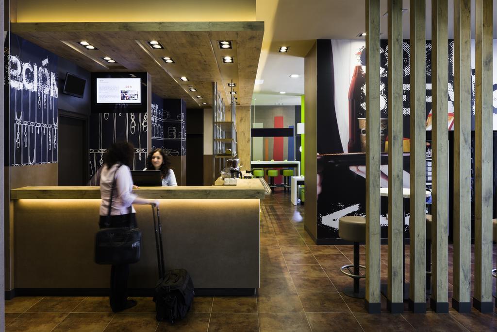 Ibis Budget Sevilla Aeropuerto Esterno foto